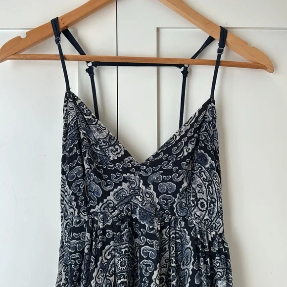 Hollister Women's Strappy Paisley Blue White Dress Small - Picture 3 of 9